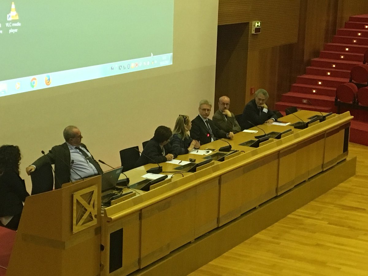 MonyBernardi's tweet photo. @istat_it #WeekSoc2017 risponde su definizione #stranieri e #unitàterritoriali di riferimento analisi @unimib @SociologiaMilan https://t.co/4lOr14gVyk