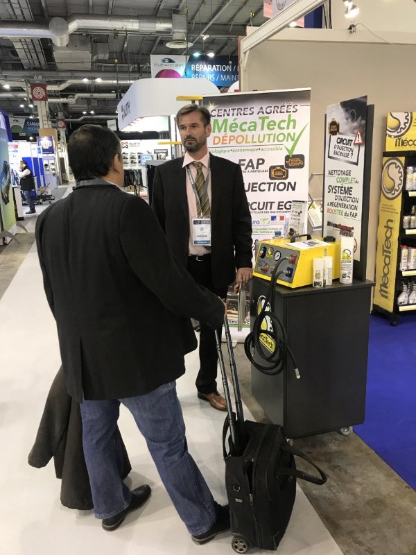 SELDMecaTech's tweet image. #EQUIPAUTO2017 ça continue, toujours au Hall 3 emplacement E106, pour vous servir ! cc @EQUIP_AUTO #fueladditive #oiladditive #lubricants