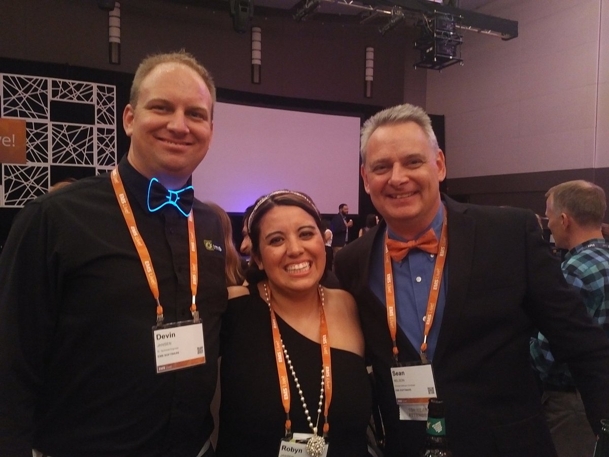 ocdevo's tweet photo. The family that works together stays together #EMSLive17 https://t.co/mf63bGobJ7