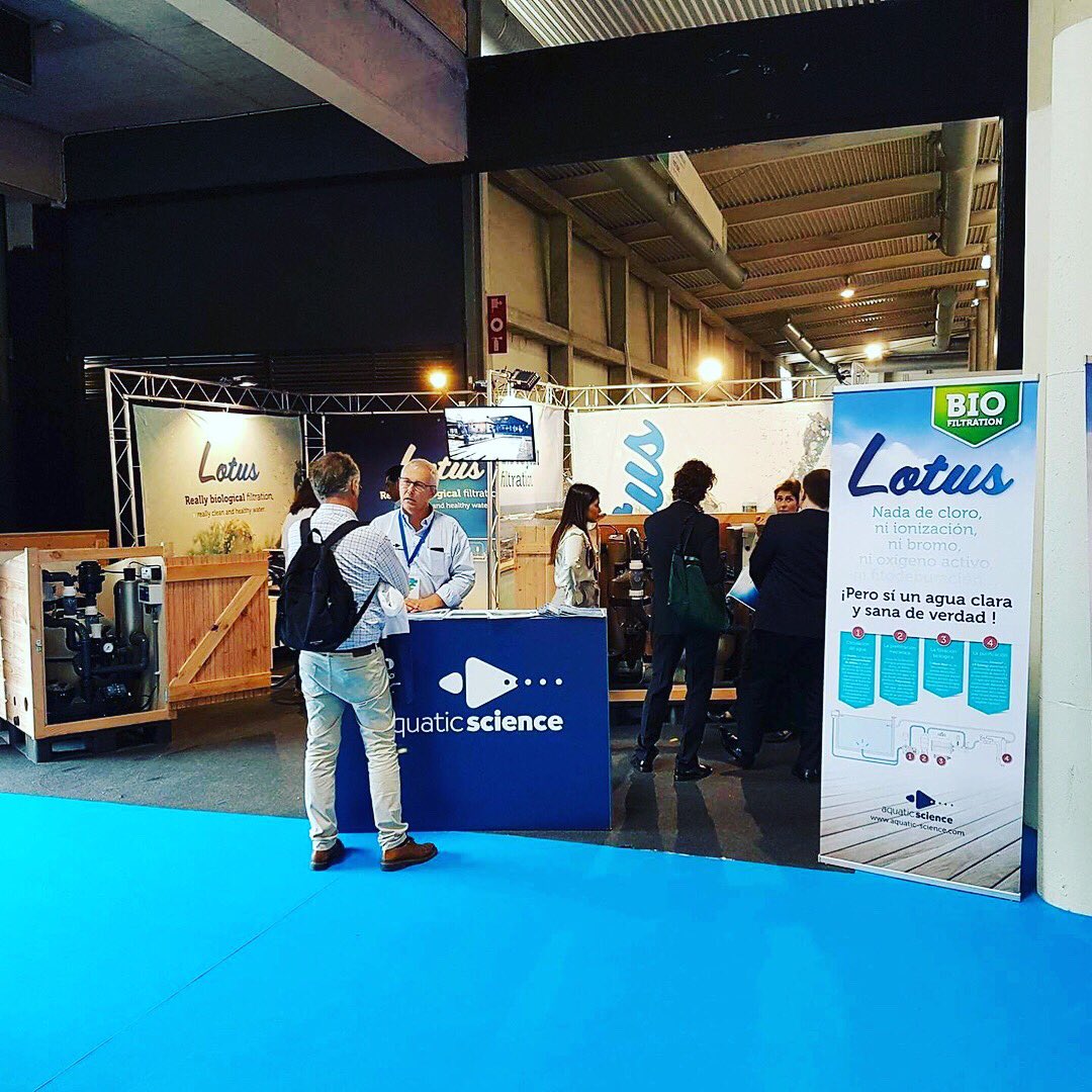 _AquaticScience's tweet photo. @piergarcin ¡HOY INAUGURAMOS! #piscinawellness #barcelona Système Lotus : la vraie alternative biologique aux piscines chlorées ! https://t.co/MIbME4AOoG