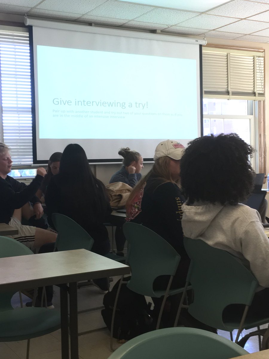 IIatUNC's tweet photo. Students practice qualitative interviews in Researching Religion in Women's Lives taught by Lisa Pearce/Lauren Leve. @reliunc #uncQEP https://t.co/GOb9NoeL4j