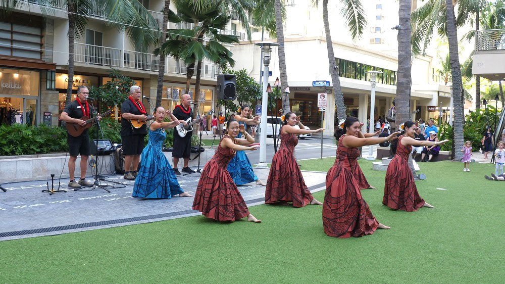 ダンスチャンネル 本日22時からは Hawaiiフラ紀行 2 を放送 現地ハワイでフラの魅力や現地のローカルスポットやフードをご紹介 フラ フラダンス ハワイ T Co Kj4s6mhcw7