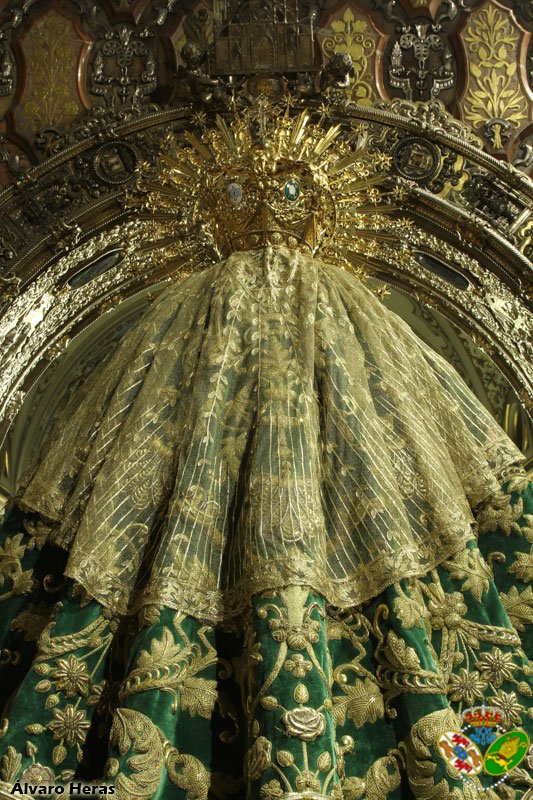 Hdad_Macarena's tweet photo. PATRIMONIO | Estreno de la nueva "toca de las espigas", donada para la Virgen de la Esperanza.
📷 @Alvaro_Heras_
https://t.co/rmcF6iENQY https://t.co/JSWyX4ZYDB