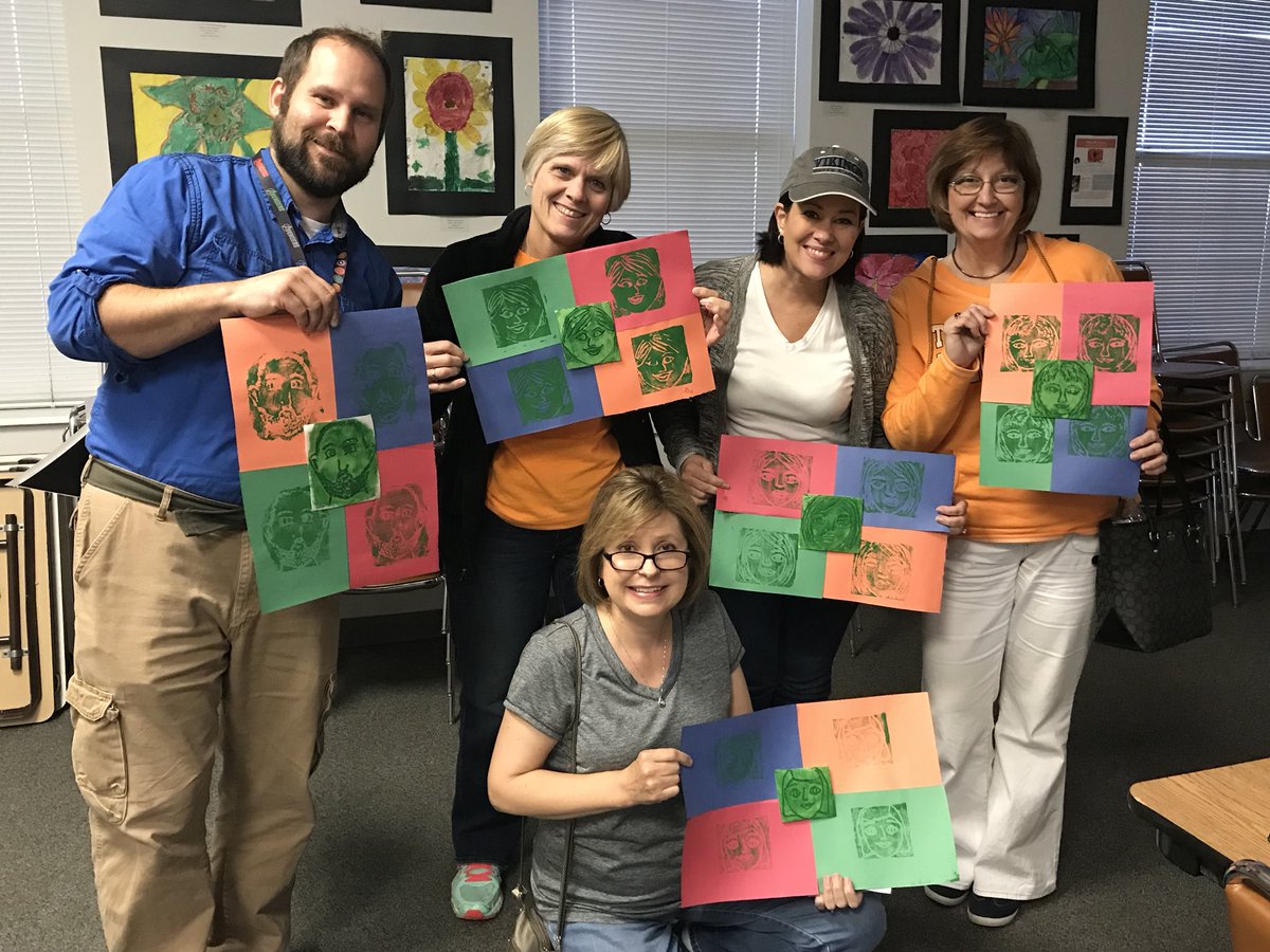 CueTheArtists's tweet photo. 5th grade educators are ready and excited to integrate art into their classrooms this year! #HCDEEngage #CueTheArtists https://t.co/nyE88uas4P