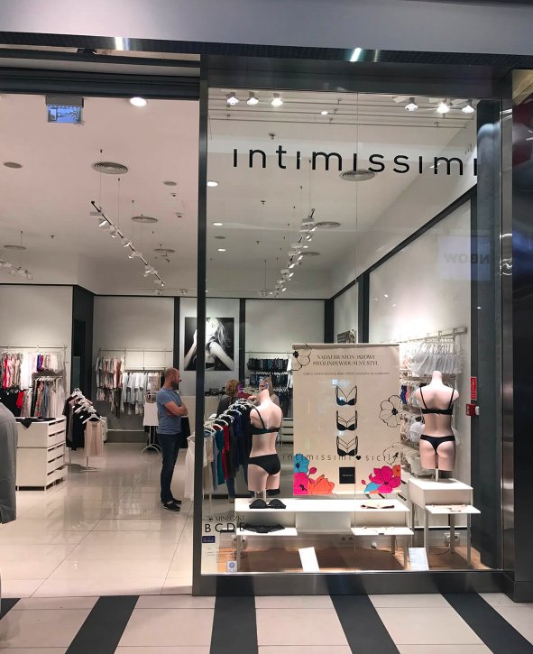PromeesLingerie's tweet photo. "Nadaj biustonoszowi swój indywidualny styl" @PromeesLingerie &amp; @intimissimi 
Wspólna akcja promocyjna 🖤 https://t.co/Sy3wHeDq0M