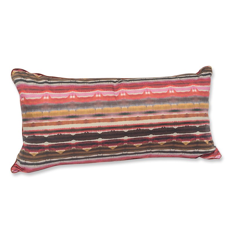 aTailoredSpace's tweet photo. #PillowOfTheWeek! Bolster in vivid silk watercolor by @Nina_Campbell #interiordesign #instantroom https://t.co/QLIUxoEUVA https://t.co/NOKO0794Dn