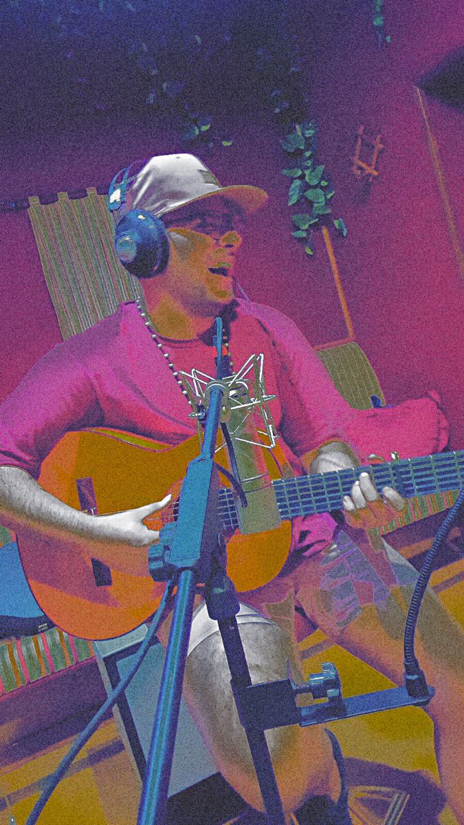 JoseMariaGmez's tweet photo. Amor , amor , amor , amor vente conmigo❤️🎶🎸🌹💃🏽♣️🎤 https://t.co/CFRZjOkJFS