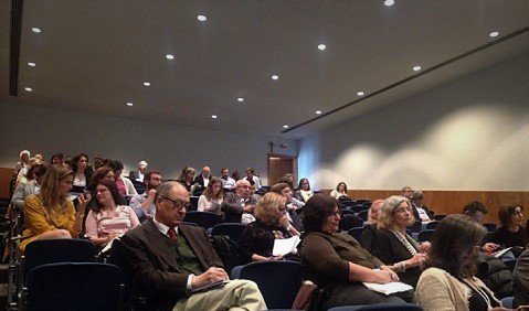 edulog_2016's tweet photo. Investigadores do projeto #EDUGest respondem às questões do público sobre os resultados apresentados #EDULOG #Educação https://t.co/ldaZ98siUe