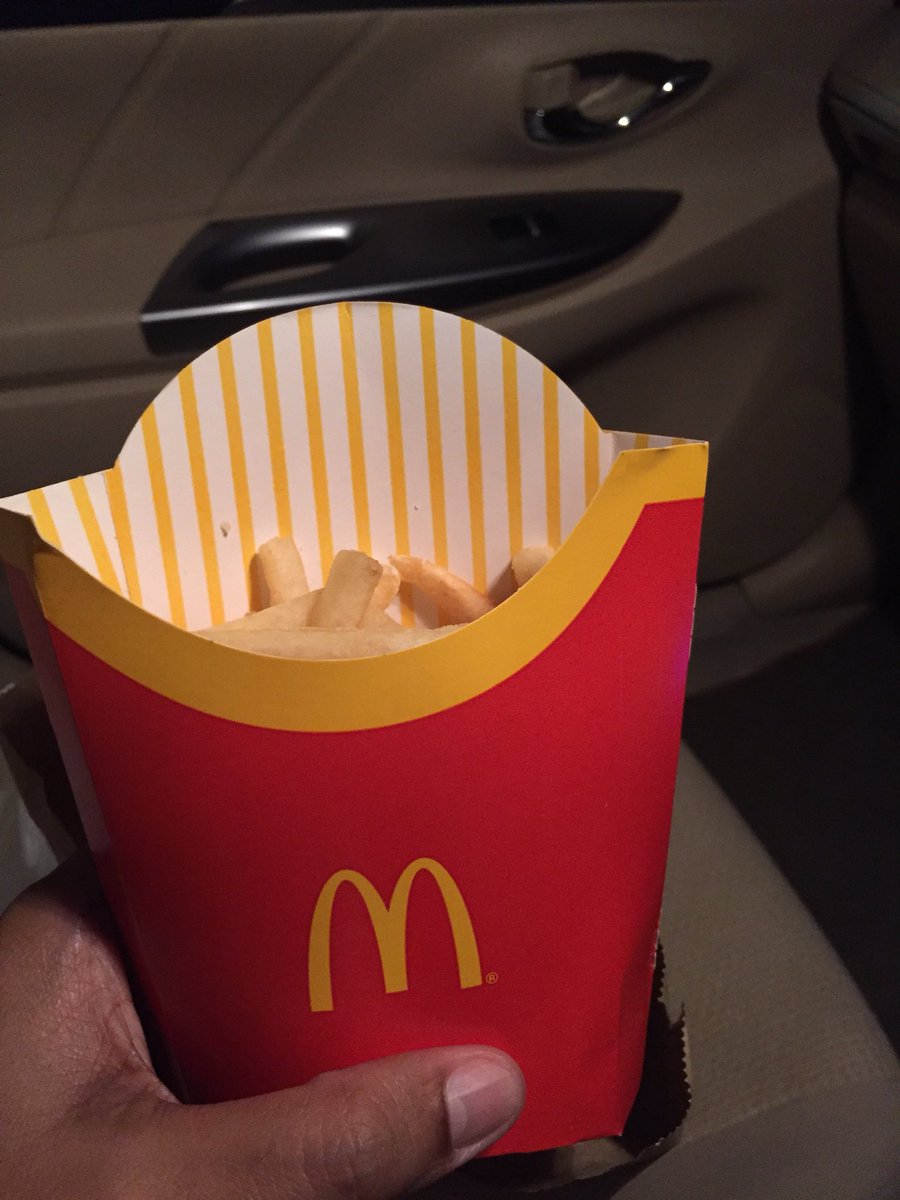 LarryAsnan's tweet photo. @McDonalds_ID maaf mau tanya nih, emang kentang large emang beginikah sekarang di mcD denpasar...? https://t.co/zs5Q7VYZnB