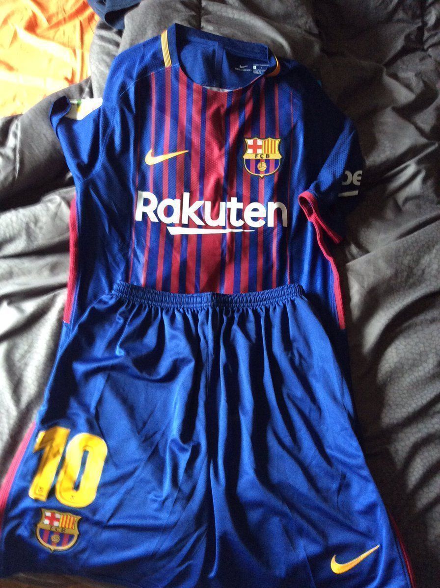 TopJerseys_15's tweet photo. 🏆🏆🏆

2017-2018 new jerseys are in stock now!

Check them here: https://t.co/gS22wN3JUh

#Barca #OM #ASRoma #Bayern #PSG https://t.co/fw4VLpMbp8