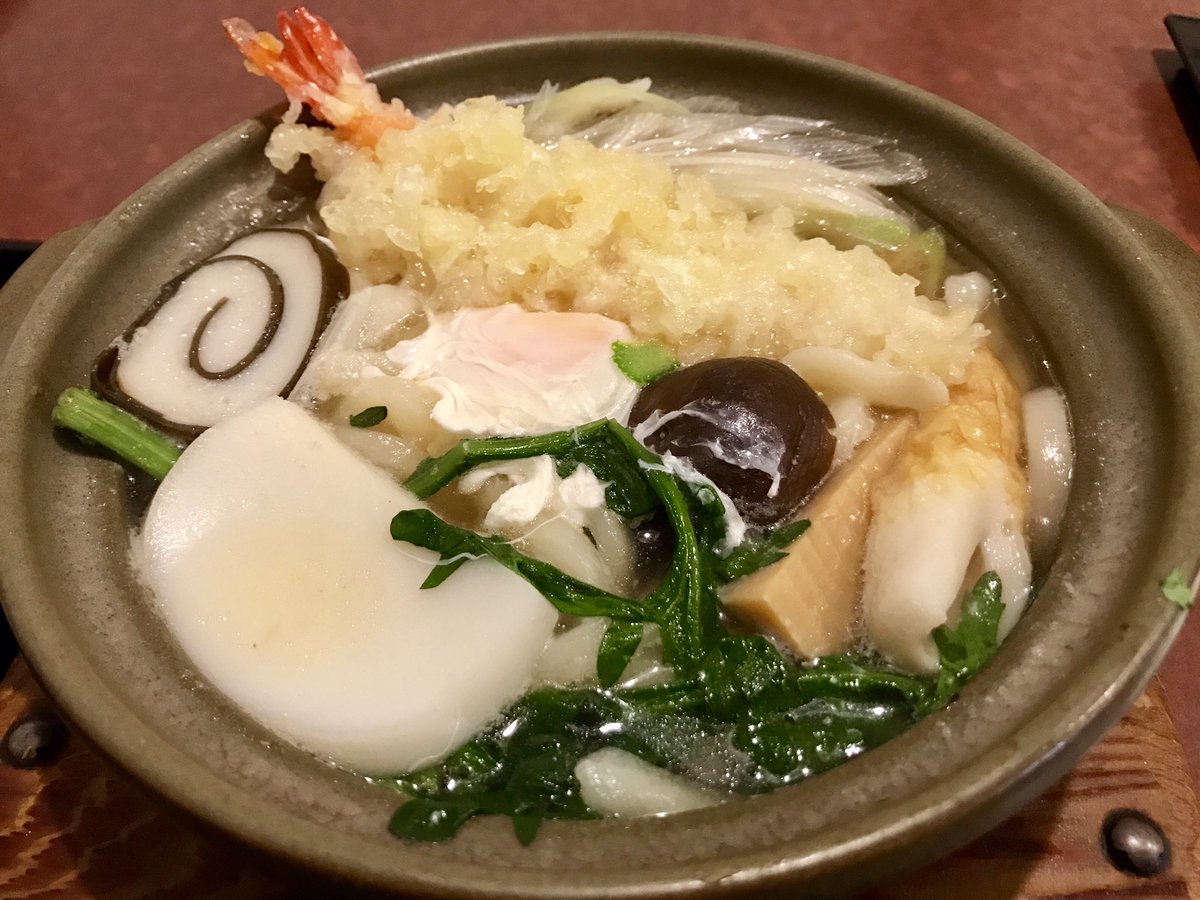 F氏 新宿 三国一 の鍋焼きうどん 特にどうということもない味 寒い夜には 岡星の鍋焼きうどんが食べたい