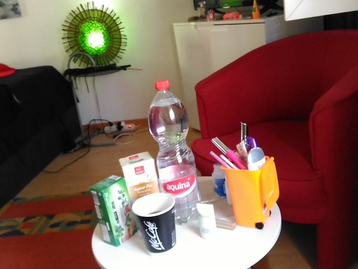 telefon_domina's tweet photo. Vorbereitung auf die Sessions heute nachmittag #Natursekt direkt ab Quelle soviel wie du willst #Toilettentraining https://t.co/Hdywoydn3Y