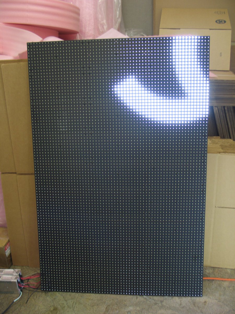 KiboWorks's tweet photo. 2013 #Bespoke #LED display for main Chanel Ginza display for test animations
#LEDEffects #Kibostory https://t.co/7IEO7qe5sw