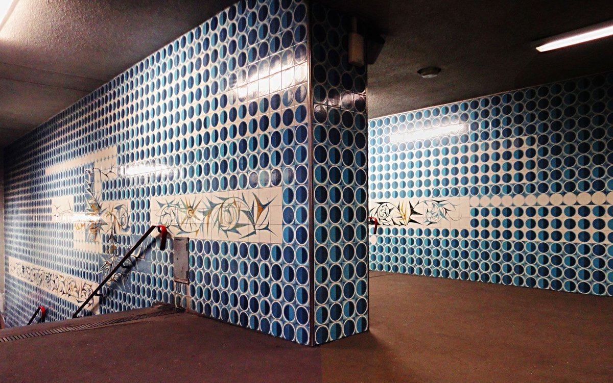LonelyTravelfr's tweet photo. #Azulejos et #calcada #portuguesa https://t.co/ca0fBaH5SD #travelerblog #lonelytravel #Portugal #lisbonne #destination #metro https://t.co/KWbpmT2Cjt