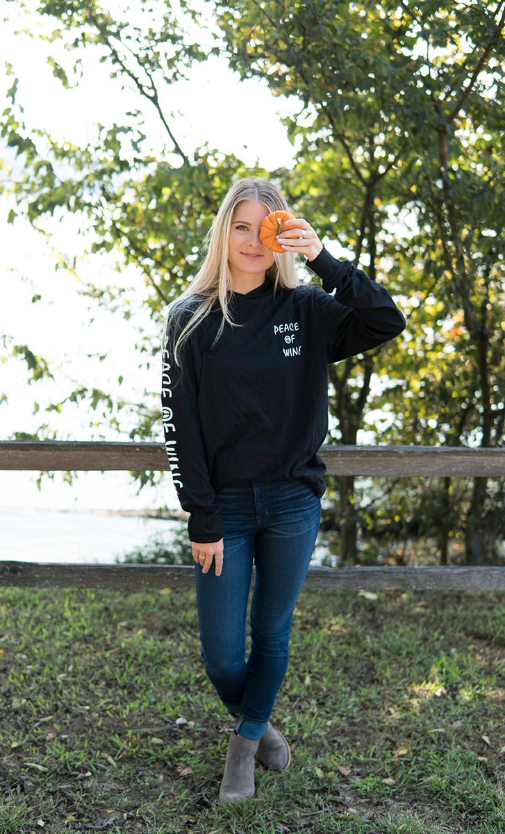 PeaceofWine's tweet photo. Chilly temps call for long-sleeves and more #wine!  Shop Peace of Wine today:
https://t.co/IXAyfTmGnV https://t.co/3s9TVCiaTS