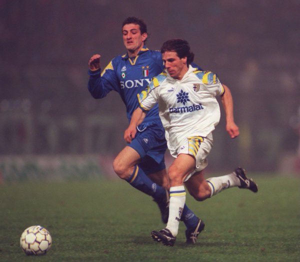 Gianfranco Zola vs Ciro Ferrara.