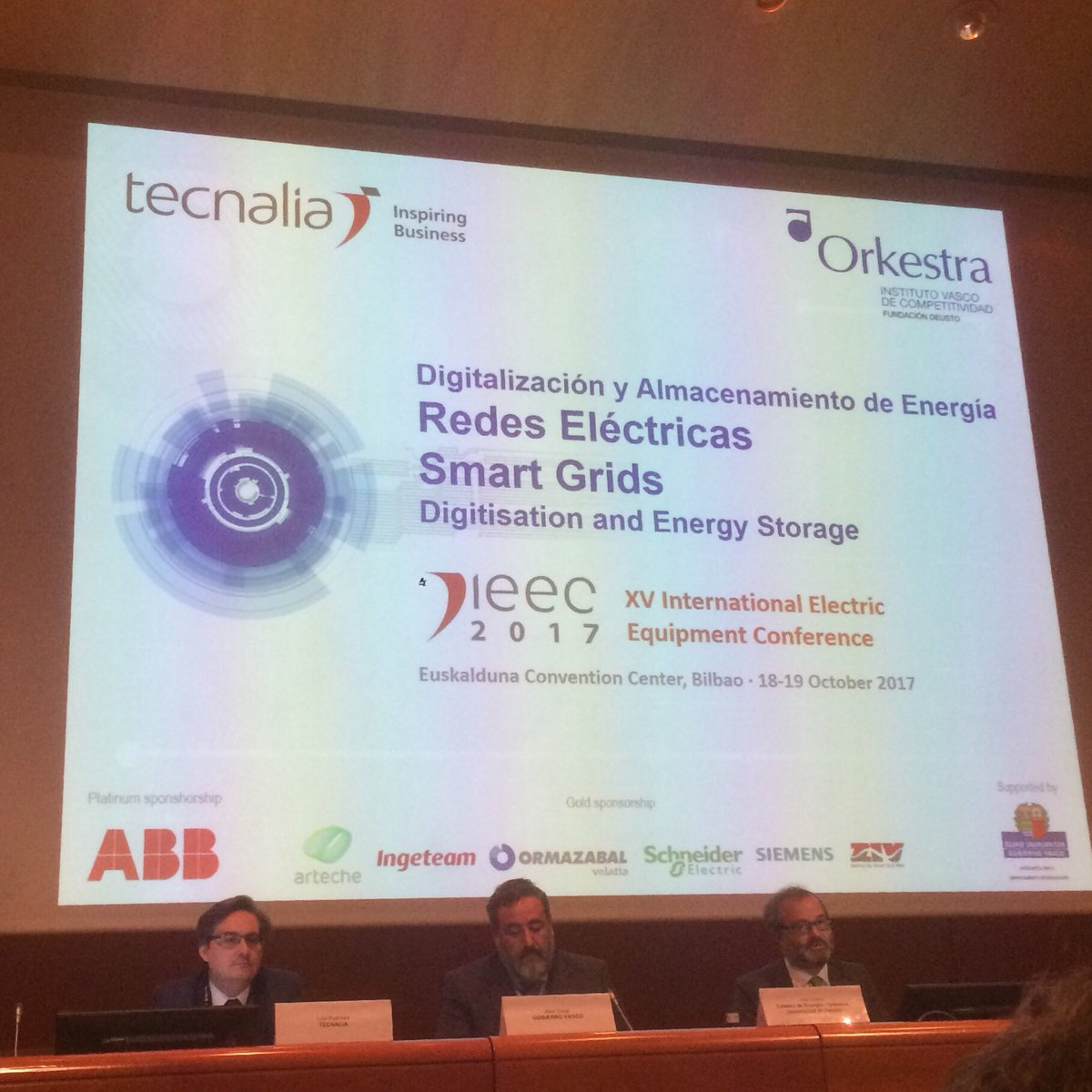 En la jornada de 'Digitalización y almacenamiento de energía' #smartgrids #JIEEC2017 <a href="/circutor/">CIRCUTOR</a>