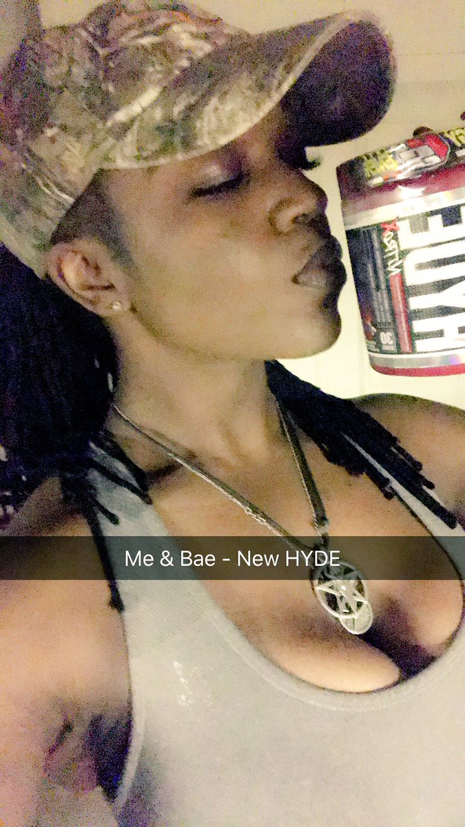 freakshow_babe's tweet photo. 🐲Morning BayBees 🐲 “Kiki on that BS again today” - New Mr Hyde 😆😁 #Fitfam #TeamFreakshow #HumpDay - Do Work It’s Back Day! ❣️🖤❣️ https://t.co/Llik7guqcP