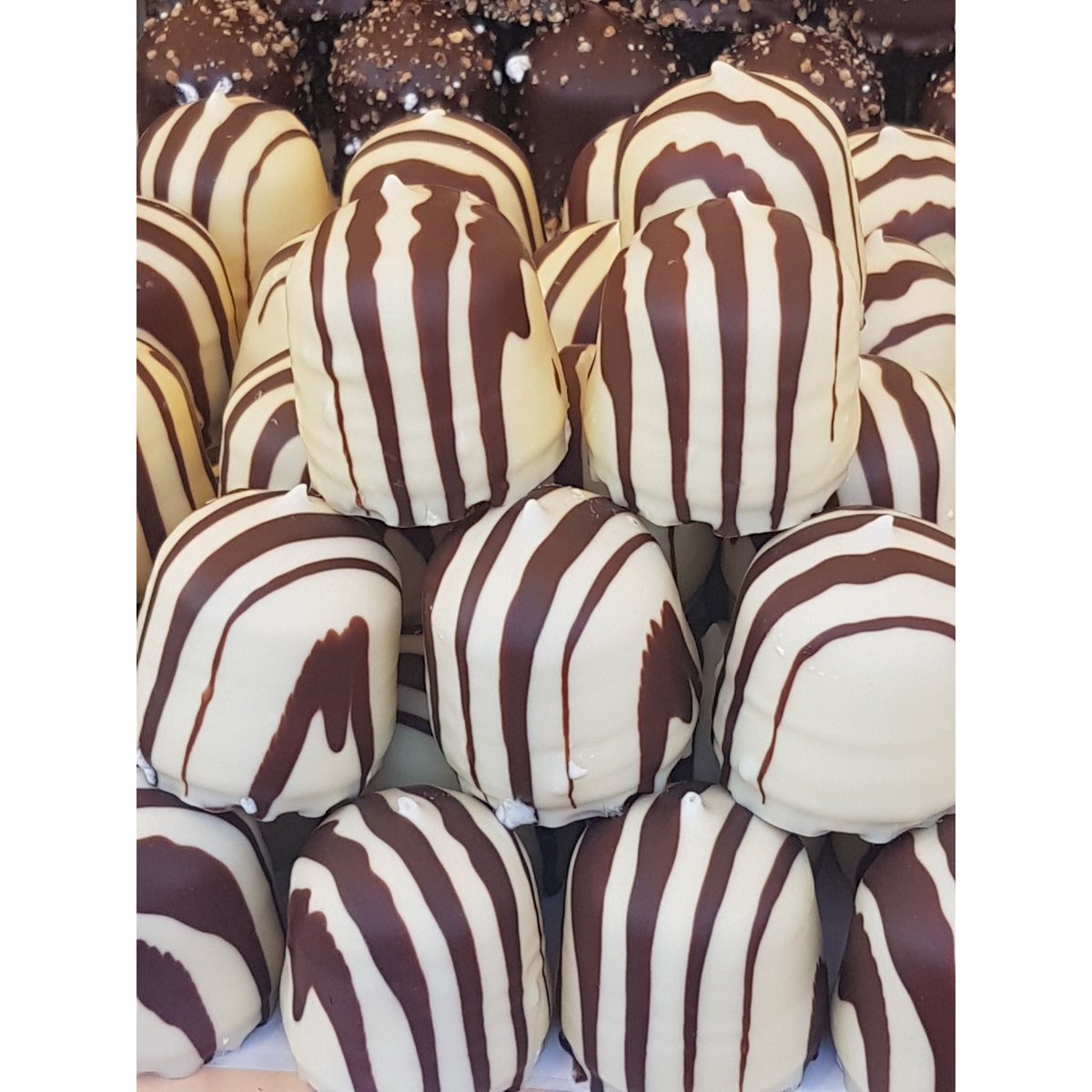 adefrancesco67's tweet photo. Ed eccoci pronti per il dolcetto di fine pranzo.
#chocolate #chocolatelovers #chocoexperience #food https://t.co/Cplb2r90jH