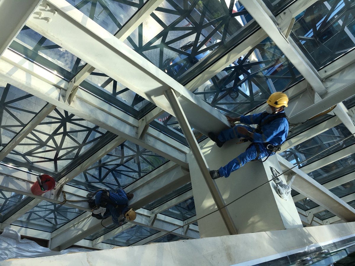 prabhathidt's tweet photo. #Armybarmy #structure-cleaning #qatar @ICDohaTheCity#gettingready #shiningtower @bqmagazine @bqreaders @HQShow https://t.co/FIgstykOVn