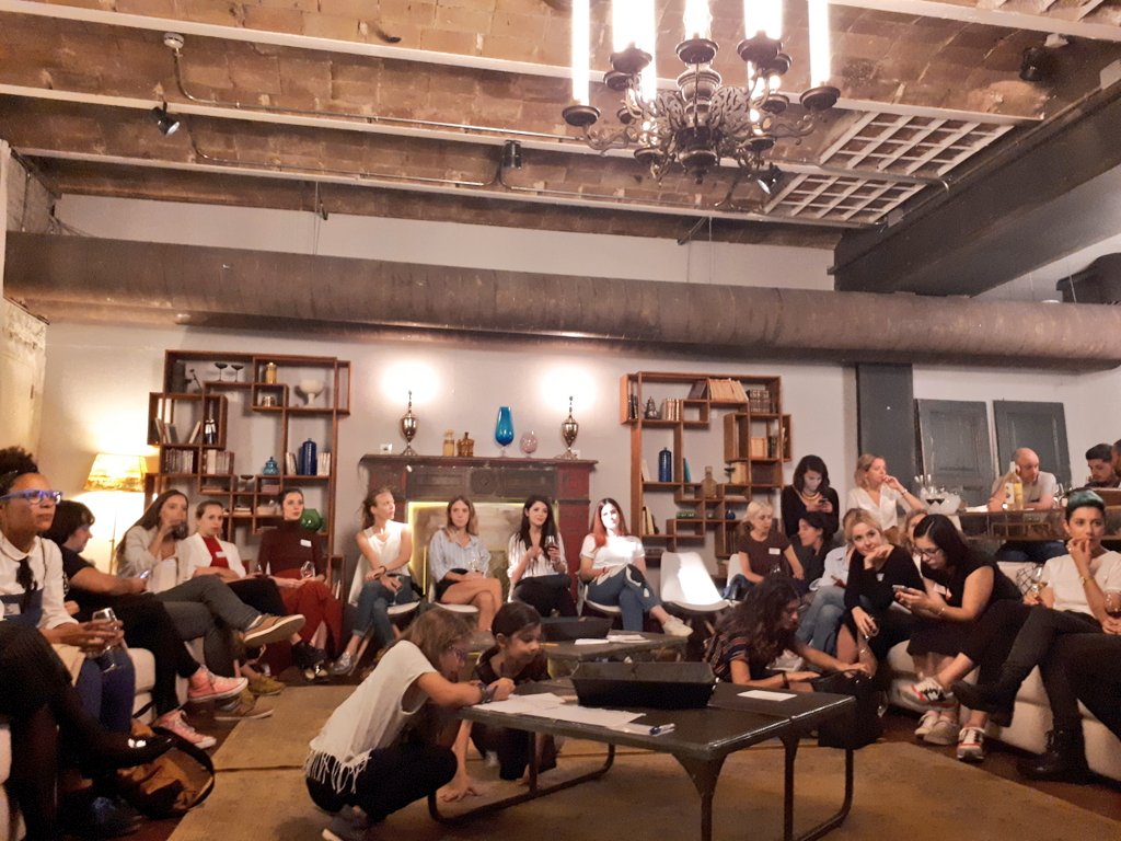 ZurdaMagazine's tweet image. Anoche fue muy especial y todo gracias a @casagraciabcn  @VinoAfortunado @amketterer Michelle @MUTUOcentro Dinky e  @isabelvirtual 💖 gracias