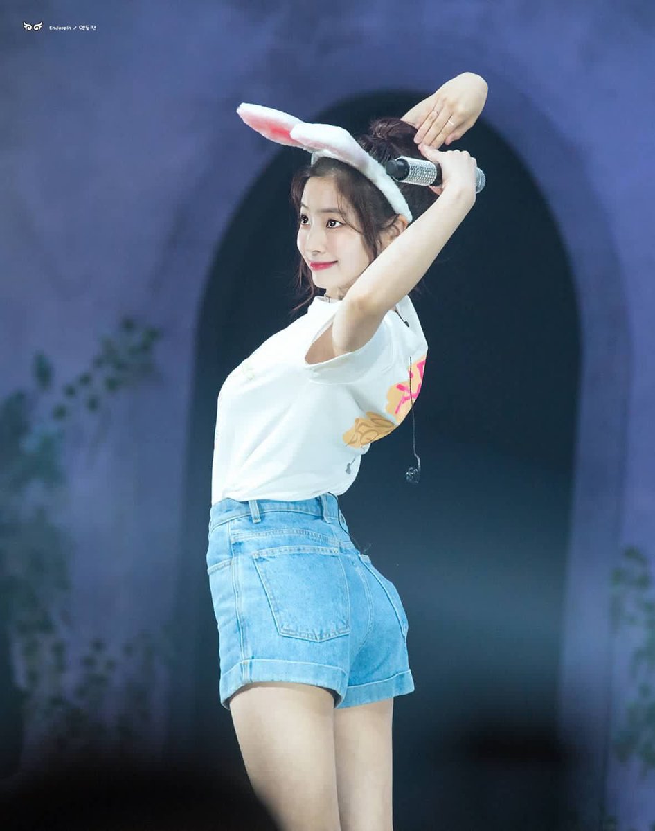 dahyunniepics's tweet photo. 171015 https://t.co/RdTmC9pnmM