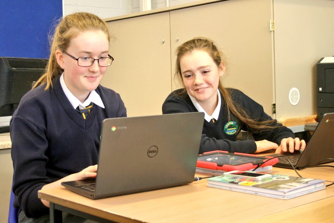 CranaCollegeCS's tweet photo. 👩‍💻Girls Can Code👩‍💻 @cranacollege #MicroBit workshop #CodeEU Students coding &amp; creating fun games,left with more confidence in CS #EdChatIE https://t.co/2aRWcQnisa