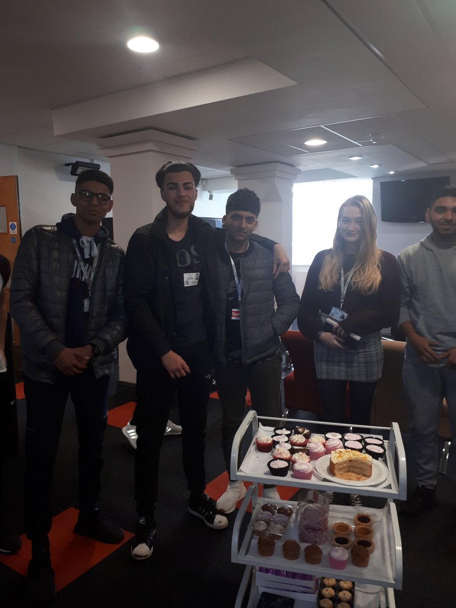 runshawhair's tweet photo. @runshawhair  charity run cakes and guessing sweets @RunshawAdultCol @ERunshawLibrary  #BreastCancerAwareness https://t.co/UuyVVIE2df