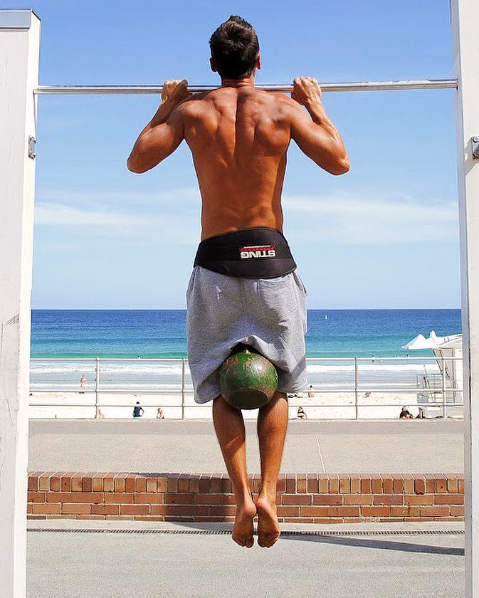 denys_x's tweet photo. 🌞Bondi 🌊Pull-ups 💪💪
@brenny_vanilla @modernday_vegan @athletic_bodies •
•
•
•
•
•
•
•
•
#bondi #calisthenics #beachlife #gymnastics 
#stree… https://t.co/tXqVr9MSHK