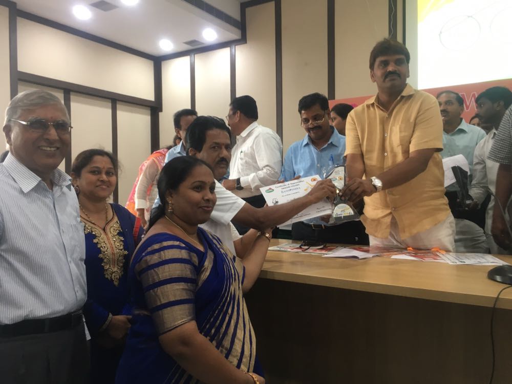 AMOHC3's tweet photo. @GHMCOnline @KTRTRS @CommissionrGHMC Co operative Bank colony Nagole being felicitated as Swachh RWA by Hon'ble Bonthu Rammohan garu. 🎆🎇🎊🎉😃😃 https://t.co/FPyuXpIDwZ