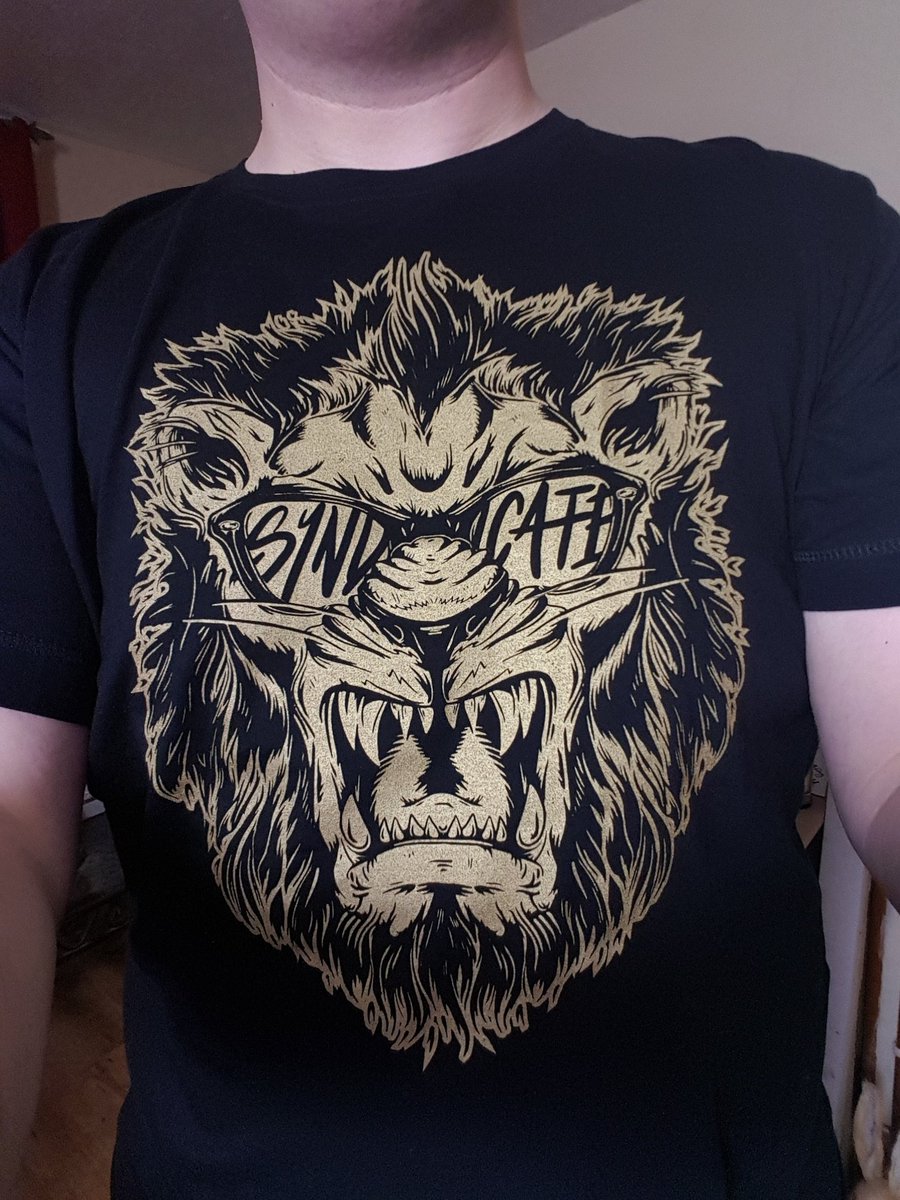glyppie's tweet photo. Love coming home to new swag soooo comfy 😀😀😀 @SyndicateOG @ProSyndicate https://t.co/jcmHEo8552