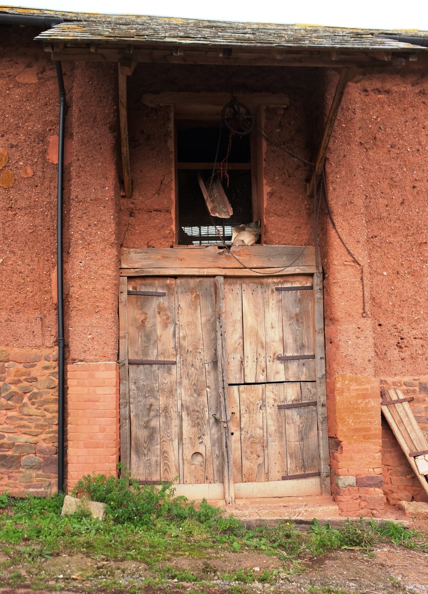 DABuildings's tweet image. Cob used as building material #Devon &amp;amp; elsewhere including farm buildings - many now redundant &amp;amp; need repair/reuse before lost. Photos HW/SA