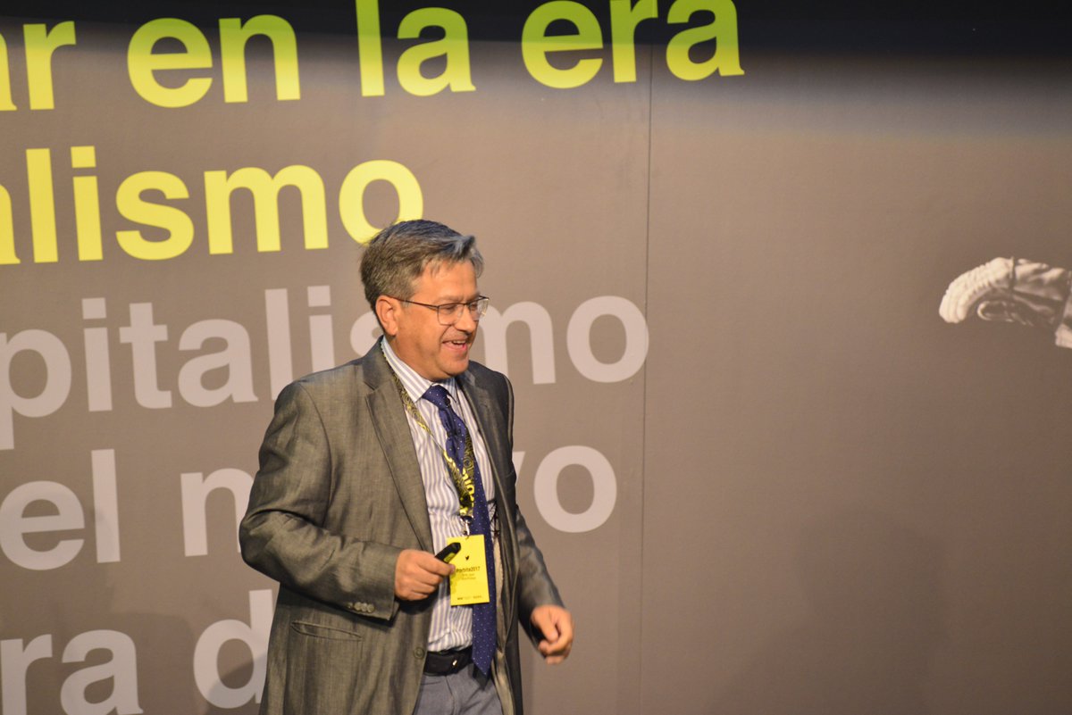HK_Spain's tweet photo. .@santi_alfonso nos expone todas las acciones de @GrupoCosentino que van mucho más allá de una RSC común en #orbita2017 https://t.co/ZBQ01ax6i9