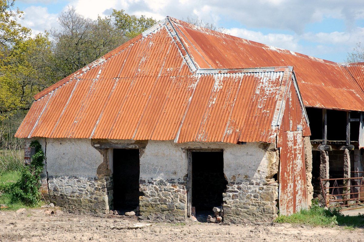 DABuildings's tweet image. Cob used as building material #Devon &amp;amp; elsewhere including farm buildings - many now redundant &amp;amp; need repair/reuse before lost. Photos HW/SA