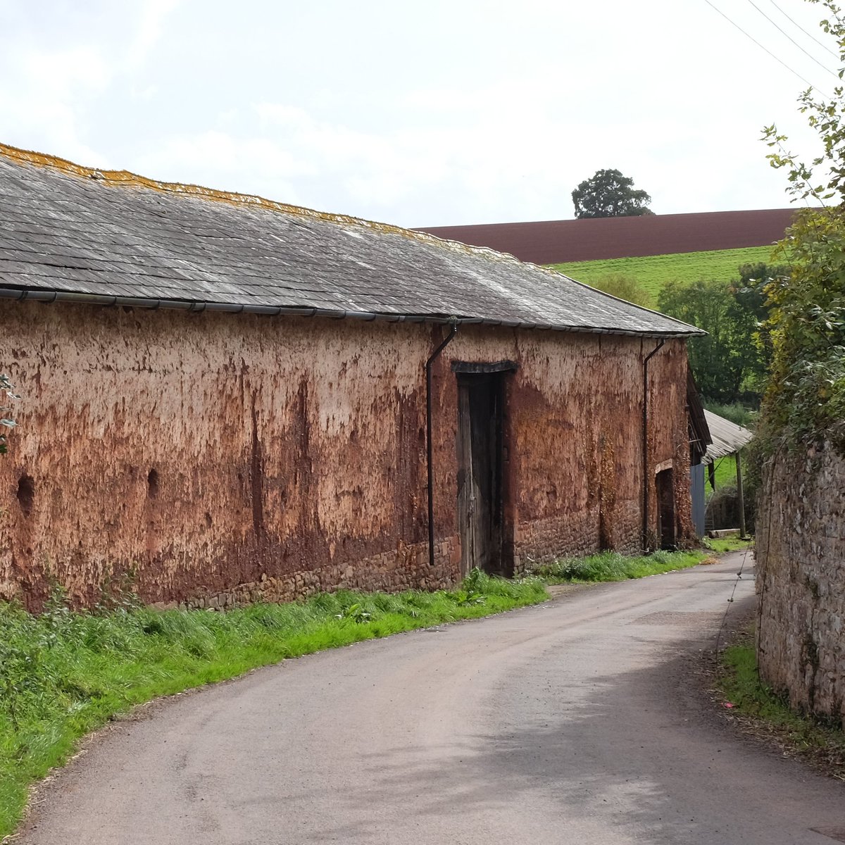DABuildings's tweet image. Cob used as building material #Devon &amp;amp; elsewhere including farm buildings - many now redundant &amp;amp; need repair/reuse before lost. Photos HW/SA