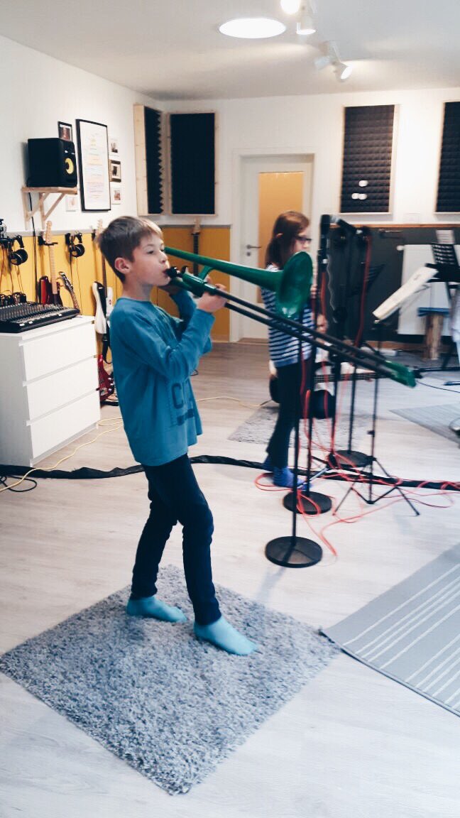 bigbandmethod's tweet photo. Nun haben wir bereits unseren zweiten workshop in unserer neuen Location hinter uns - es war mal wieder eine tolle Zeit! #musik https://t.co/ZJpKg5mpiz