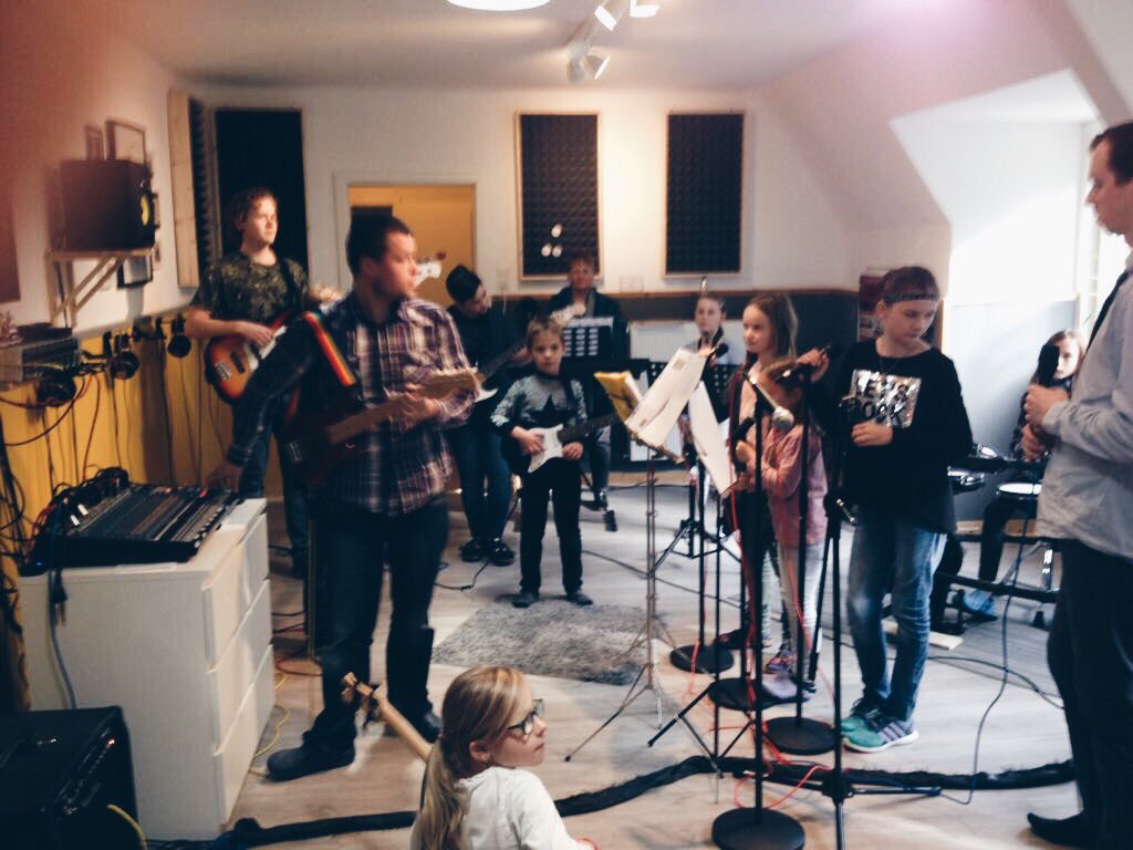 Nun haben wir bereits unseren zweiten workshop in unserer neuen Location hinter uns - es war mal wieder eine tolle Zeit! #musik