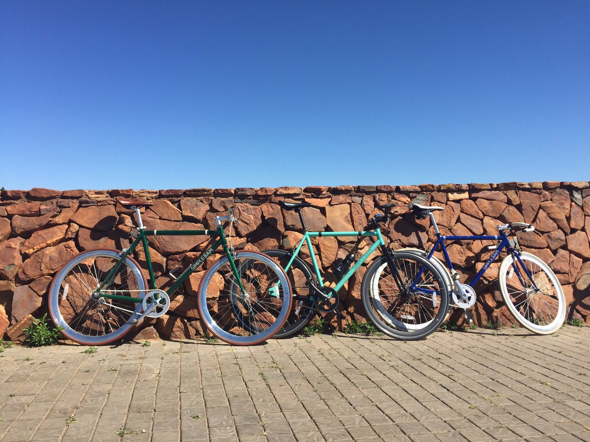 PedalRaymond's tweet photo. #EmeraldSAM #MintSAM #BlueSAM @SimpleSamBikeCo 👍🏻🚴🏼🚴🏼🚴🏼👊🏻 https://t.co/YpfEc1308P