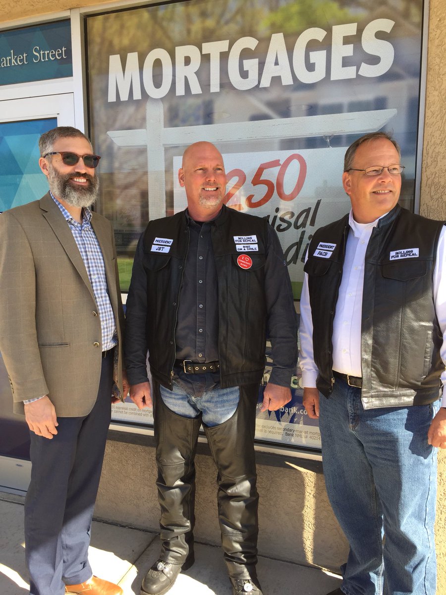 PaCommBankers's tweet photo. Gr8 convo this AM #RollingForRepeal at #MCSBank Met with bank top prospects to discuss #communitybanking & burdens from #DoddFrank! @ICBA https://t.co/BQOlichuK2