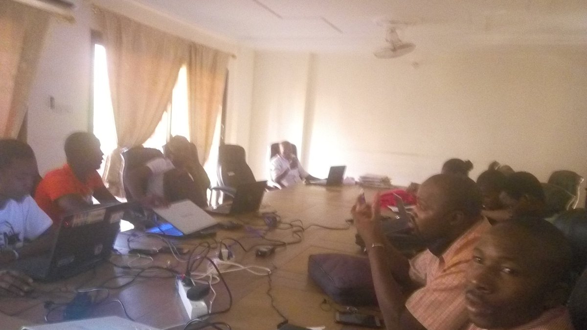 SouloB's tweet photo. Débrieftime après #editions #taskingmanager #BBBike #hotexports #Maposmatic #ActionOifProjetEOF @ProjetEOF #francophonie #map4Ml https://t.co/f7iXbwDelS