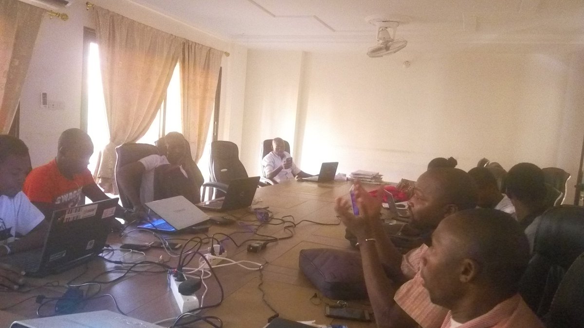 SouloB's tweet photo. Débrieftime après #editions #taskingmanager #BBBike #hotexports #Maposmatic #ActionOifProjetEOF @ProjetEOF #francophonie #map4Ml https://t.co/f7iXbwDelS