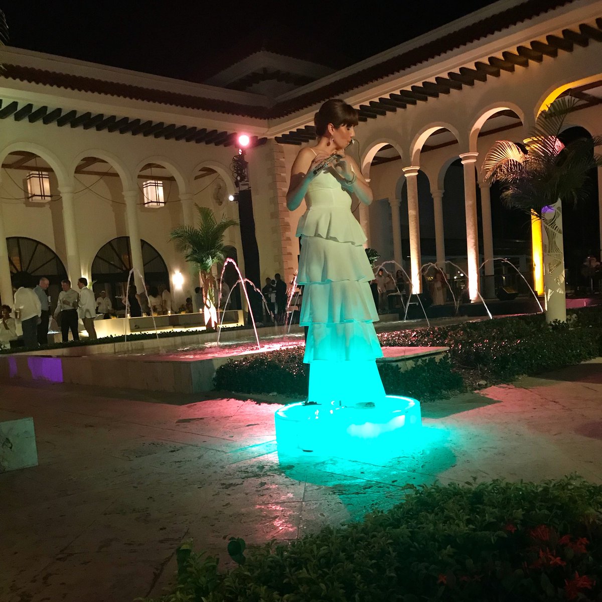 AlaimaG's tweet photo. Paradisus Punta Cana . Evento internacional PADCA. ( Panamerican Caterpillar Dealer Association ) https://t.co/Zj33WzJfFv