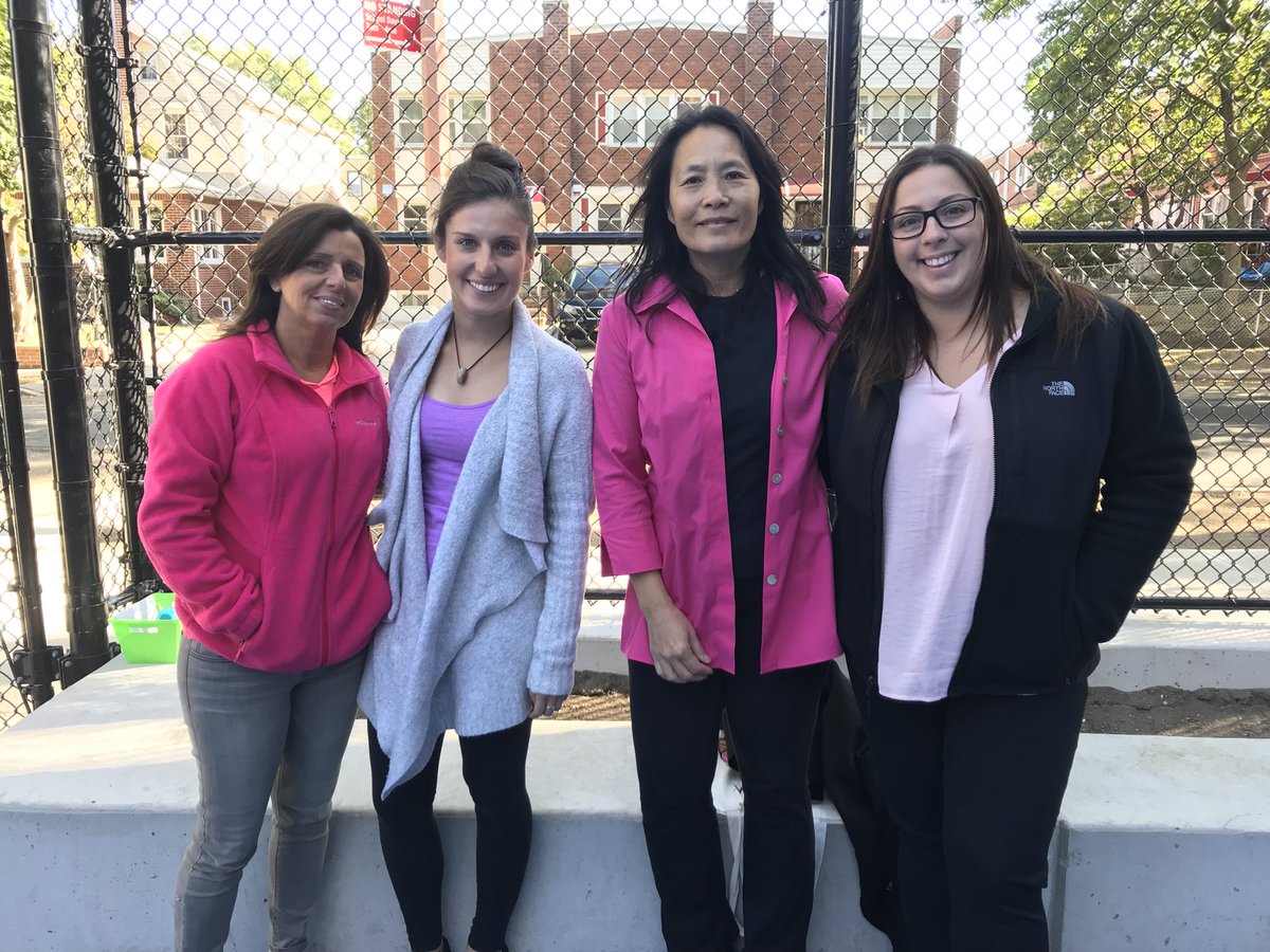 ps376q's tweet photo. Today the PS 376Q staff wore pink in support of #BreastCancerAwarenessMonth #UFTgoPink #StridesUFT @UFTDistrict26 https://t.co/atAl8AhgWY