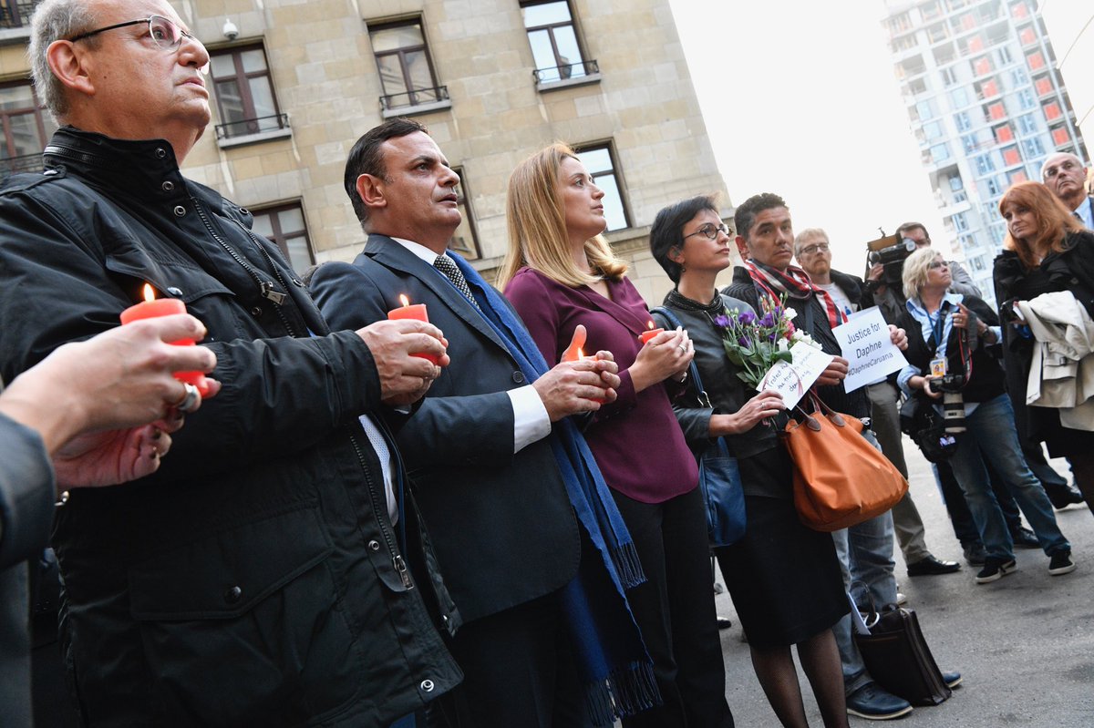 NatashaBertaud's tweet photo. Silent vigil in honour of Maltese investigative journalist Daphne Caruana Galizia - @EU_Commission condemns horrifying attack https://t.co/RAfJcEFwcR