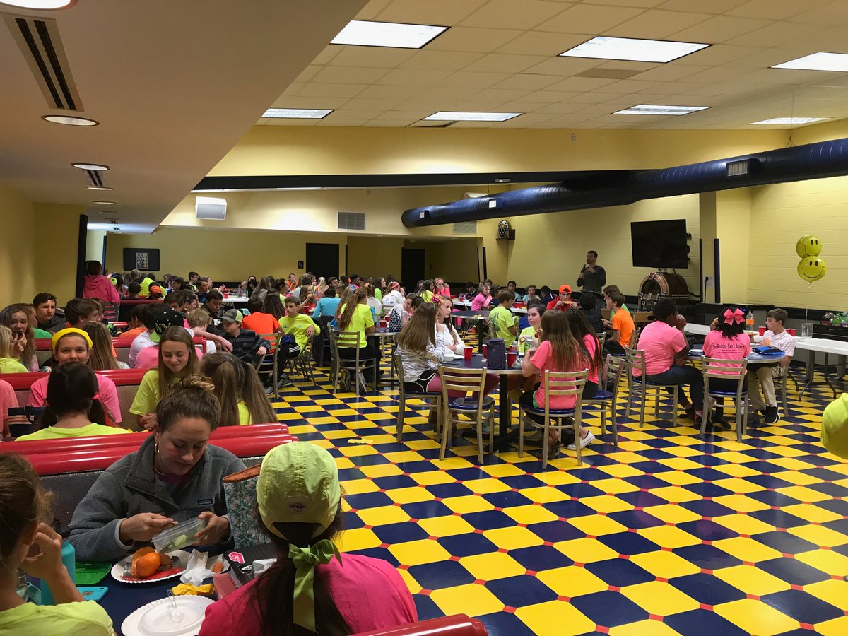 thekylegraham's tweet photo. With @BayLeafLife @LyleLaFountain @nrcaknights FCA Luncheon https://t.co/o1r2AeldNr