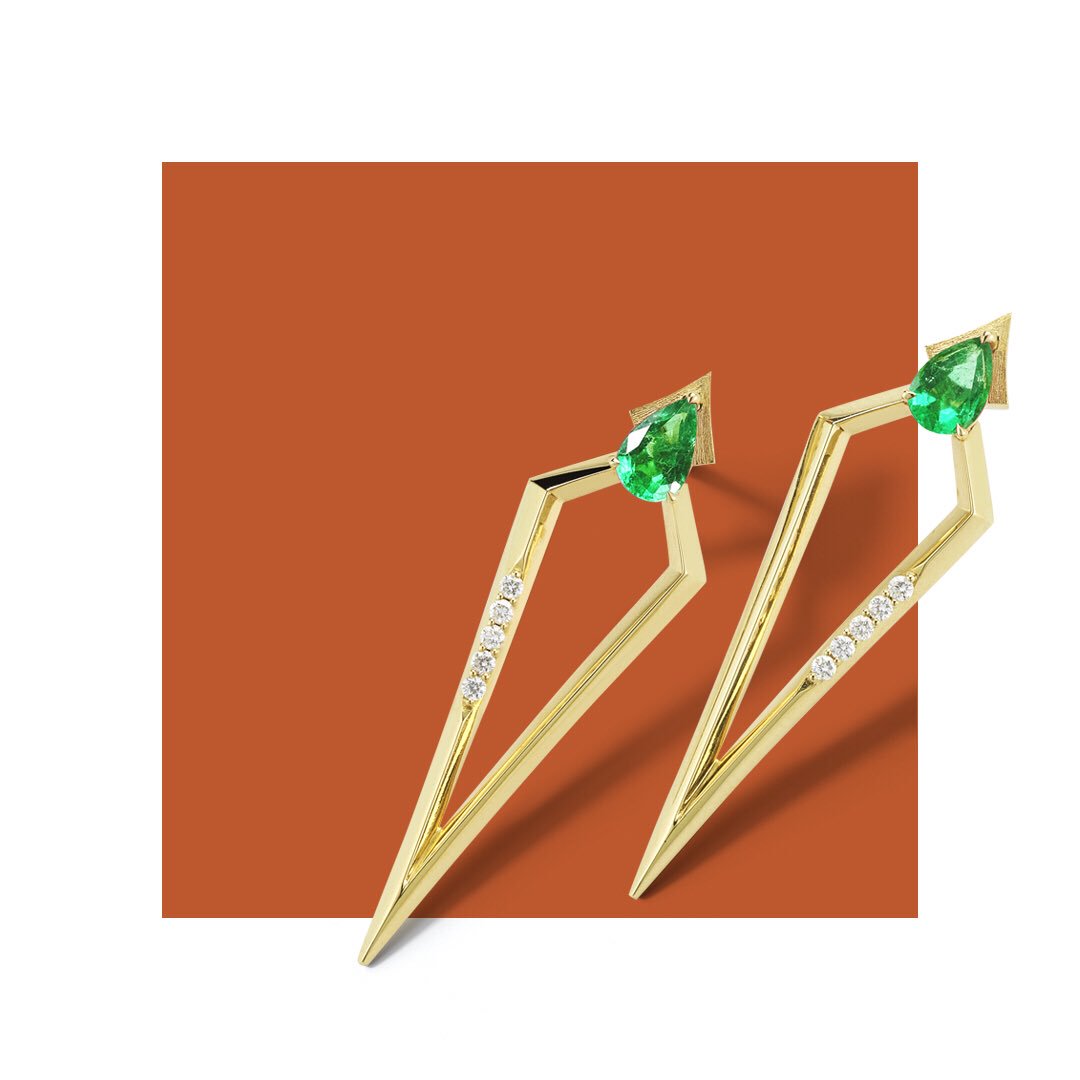 valaninyc's tweet photo. Classic proportions, daring design. The Arris Emerald Long Earring stands out. #Valani #WednesdayWisdom
https://t.co/bcJz7DXFHZ https://t.co/o5AurdgL1i