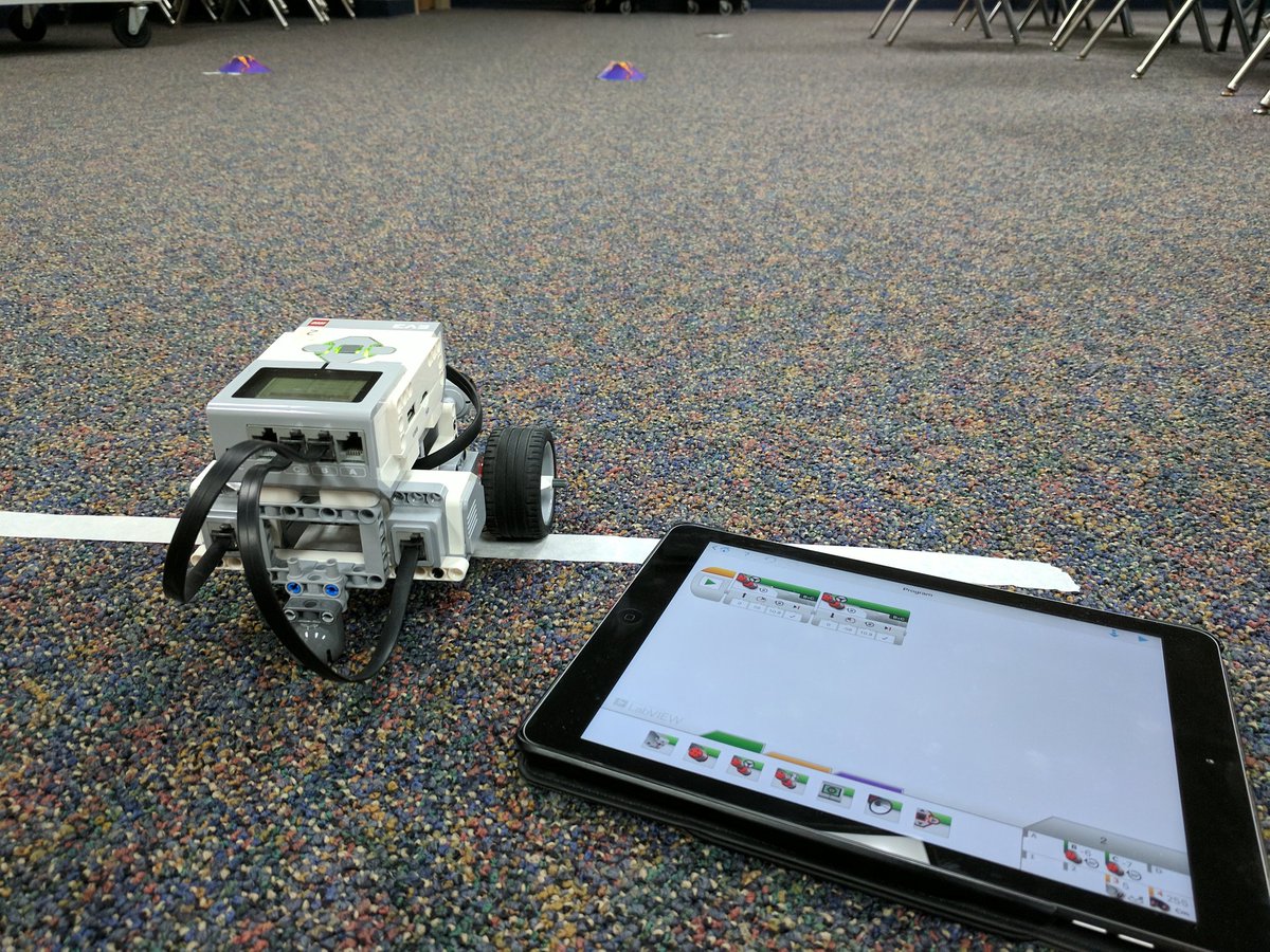 m_drez's tweet photo. Getting hands-on exploring LEGO Mindstorms EV3. Fun learning and avoiding volcanoes with @lyager60. #dw2017 https://t.co/anRGJwIcfD