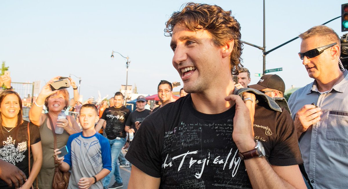 RollingStone's tweet photo. Prime Minister Justin Trudeau: Gord Downie "gave us goosebumps and made us proud to be Canadian" https://t.co/4tV8GScSUp https://t.co/EdT8X6rGUf