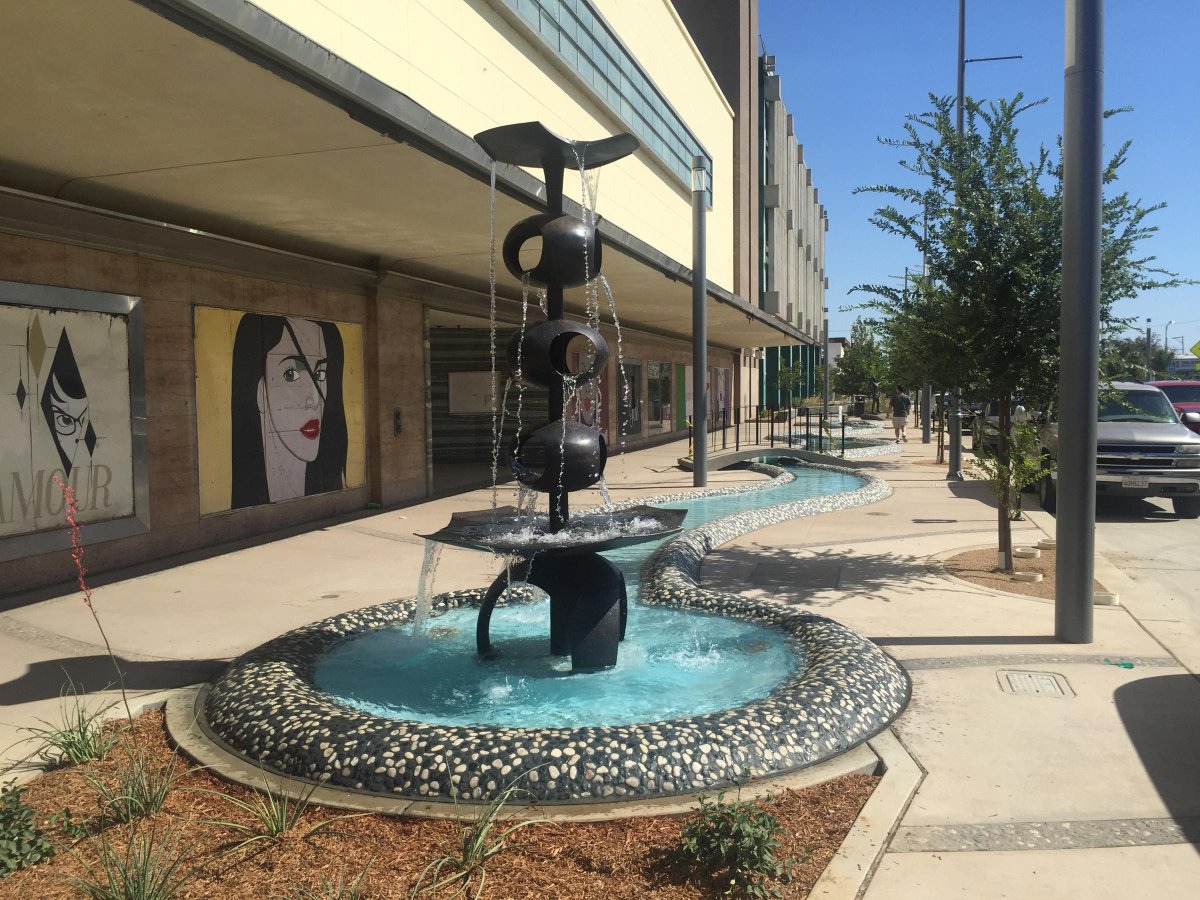 ValleyEdition's tweet photo. Downtown Fresno Property Owners Await Fulton Street Reopening - @jn_moore chats with @CraigScharton
https://t.co/Zi0vTq1Tp9 https://t.co/KpjdRX2L8c