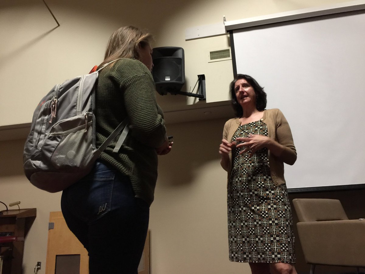 HaleyRaeNutmeg's tweet photo. Students line up for a one-on-one Q & A with Kirsten Danis regarding the Marshall Project #sjmctxstate #txstatemcweek #themarshallproject https://t.co/F2OKpRjTgp